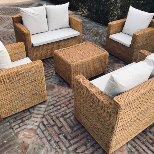 NATURAL RATTAN SOFAS: ELEGANCE AND DURABILITY FOR RESTAURANTS AND HOTELS