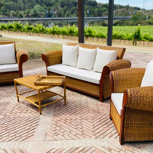 TIPS FOR ORGANIZING EVENTS AND GATHERINGS IN THE GARDEN: CREATE A PERFECT AMBIANCE WITH NATURAL RATTAN SOFAS